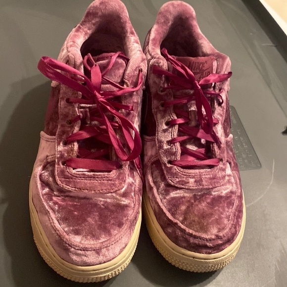 Euc Nike Air Force 1 6.5 Youth Low Pink Purple Crushed Velvet Shoes Womens - Picture 4 of 15